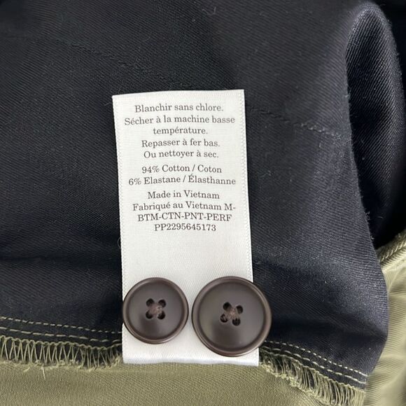 Everlane The Performance Chino | Uniform Slim Fit in DEEP MOSS GREEN - Picture 7 of 12